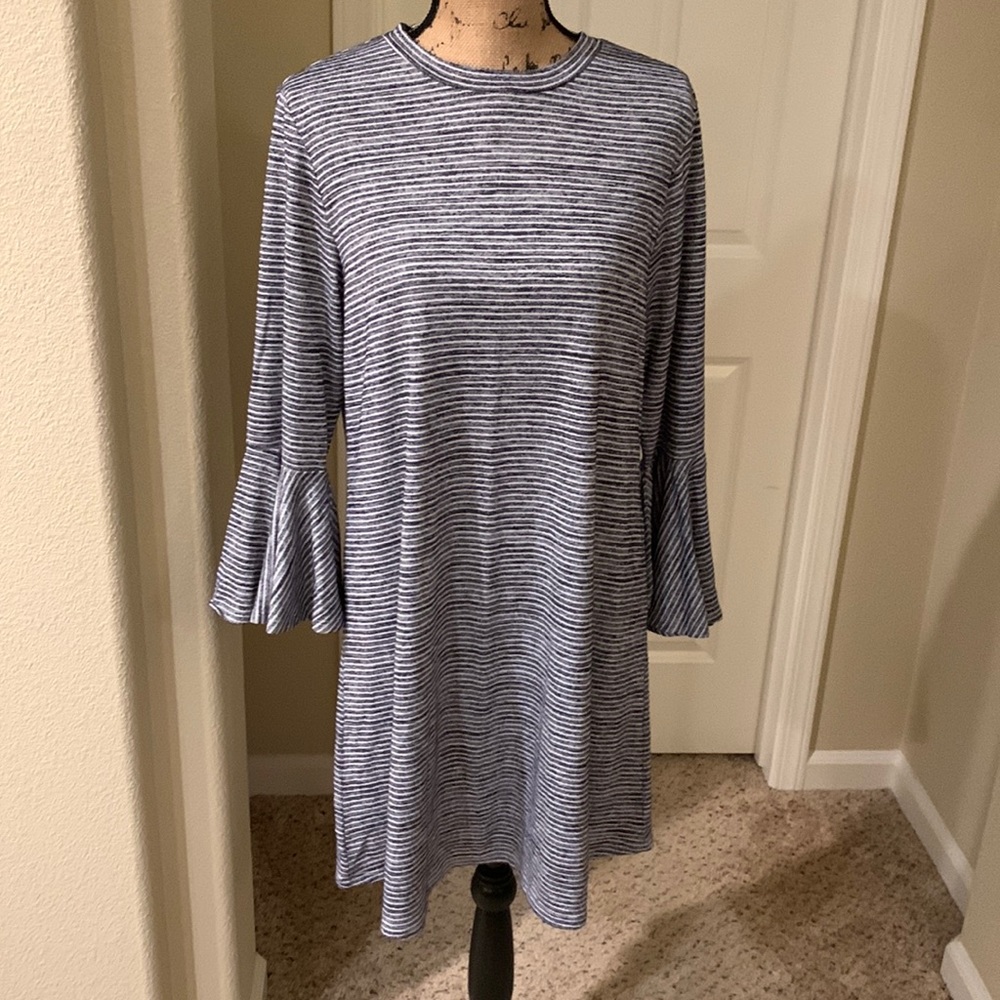 Women’s Bell Sleeve Dress